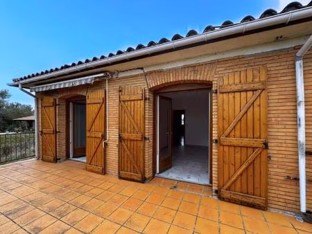 maison t5 sur les hauteurs de st rustice à rénover