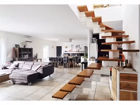 a vendre maison 5 pièces + t2 furiani (20)