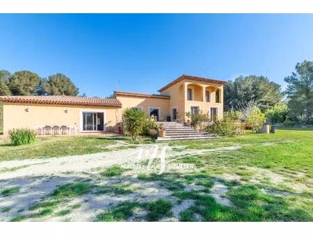 villa de 230 m² - à pied de la plage