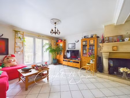 agreable maison avec beaux volumes