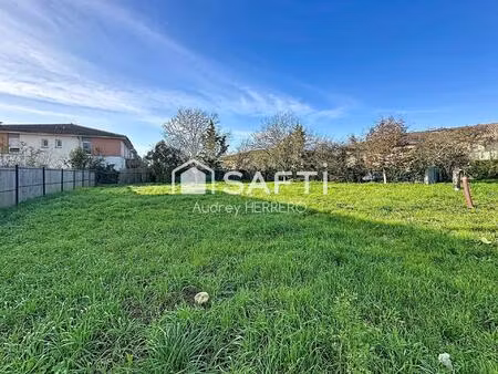 terrain constructible 607m2 viabilisé sur saint jory