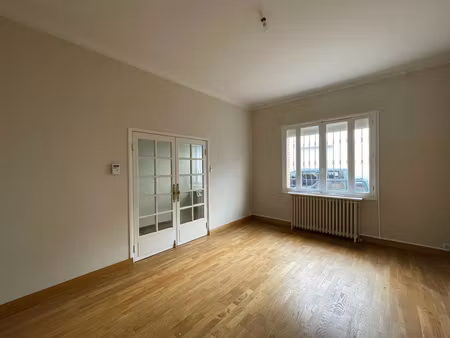 à louer   maison ; 4 chambres avec véranda et jardin  cave . quartier des minimes