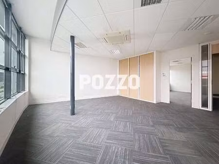 location bureaux et commerces à hérouville-saint-clair (14200) : à louer / 118m² hérouvill