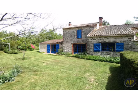 maison nesmy 8 pièce(s) 180 m2