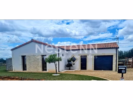 maison plain pied récente de 2018 - 3 chambres jardin et garage située à petosse