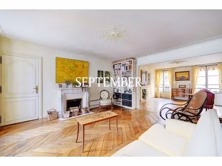 madeleine - paris 9 - bel appartement ancien 2 ou 3 chambres