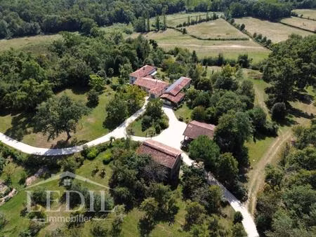 propriété rare – vue dominante sur 10 9 ha