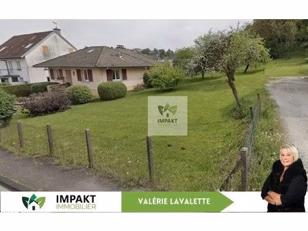 joli terrain construcible à etupes sur quasi 8 ares