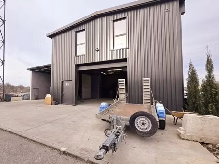 local professionnel plus bureaux