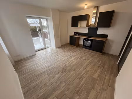 location appartement 2 pièces 30m² flavin 12450