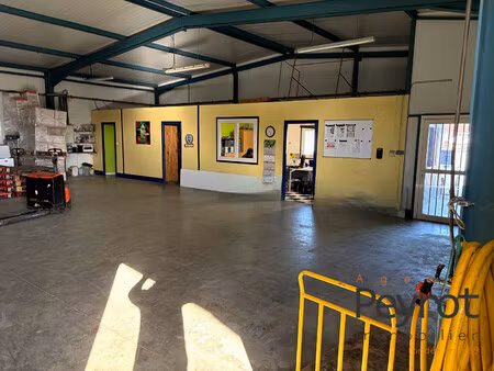 location local commercial 350m² le soler 66270