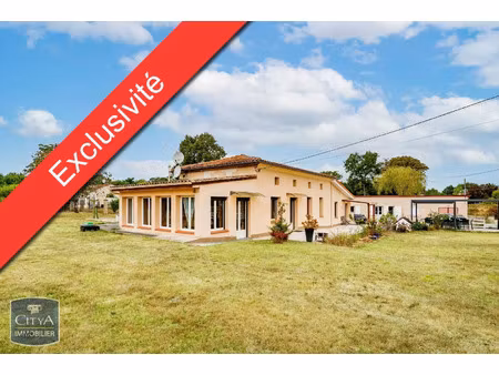 maison à vendre 9 pièces 180 m² - saint-christophe-de-double (33) - 276 000€