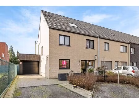 instapklare gezinswoning met handelsruimte in het hartje van meerdonk