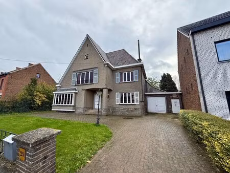 ud83cudfe1 te koop: te renoveren ruime villa met loods – unieke opportuniteit in elst!