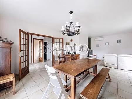 maison de 100 m² à ouges