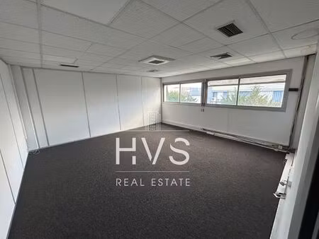 location local professionnel 34m²