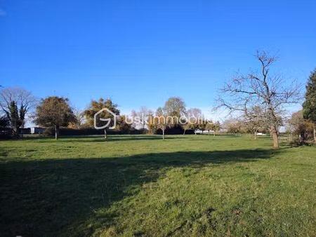 terrain commercial de 1 815 m² à la lande-saint-leger