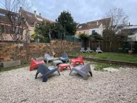maison individuelle 2 chambres meublée avec jardin  barbecue et local à vélos