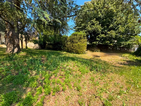 terrain à bâtir en hyper centre de trévoux – bien rare à la vente