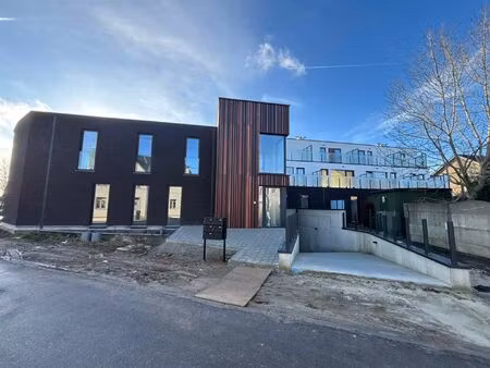 modern duplex-appartement met private tuin en ruime terrassen in asse!