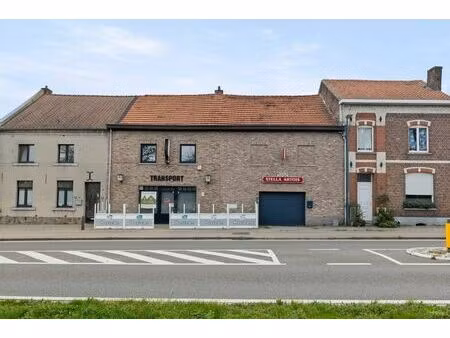 handelshuis met parking op een toplocatie in linter