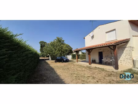 maison 4 pièces mitoyenne d'un coté par l'arrière