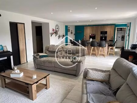 pineuilh : maison en pierre de 268 m² avec piscine  proche des commodités