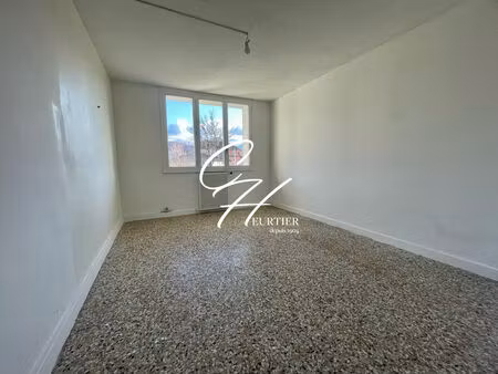 vente appartement 4 pièces 66m2 échirolles 38130 - 79000 € - surface privée