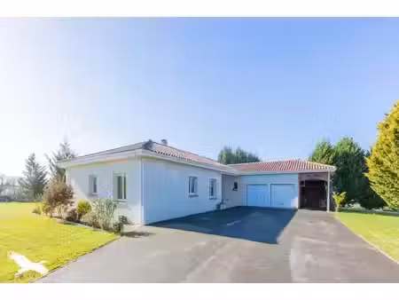 vente maison 5 pièces 140 m² à castelnau d'auzan labarrère (32440)  375 264 €
