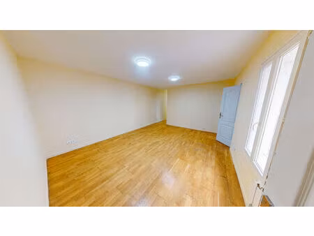 maison de plain-pied 62.29 m2 avec cave et remise - 94200 ivry-sur-seine