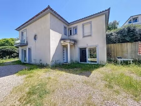 location appartement 3 pièces 85m2 afa 20167 - 1200 € - surface privée