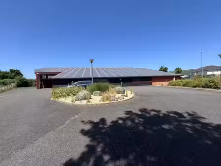 location local d'activités 607m2 onet-le-château 12850 - 3216 € - surface privée