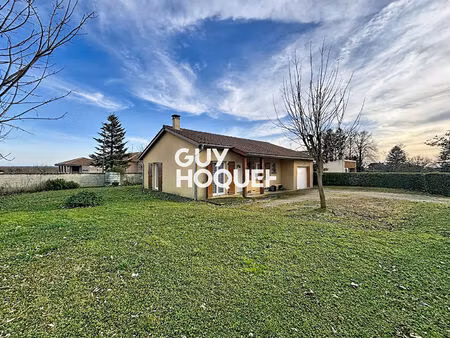 sous compromis // - charmante maison de plain pied  3 chambres  gge - 71570 saint symphori