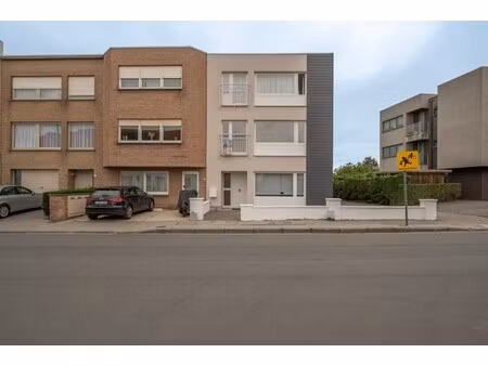 appartement te koop in knokke-heist met 3 slaapkamers