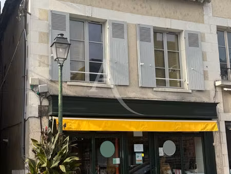 location local commercial