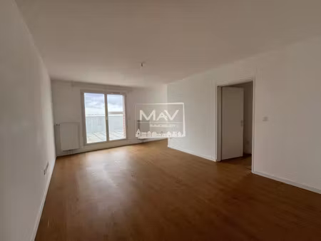 location appartement 3 pièces 68 m² à lille (59160)