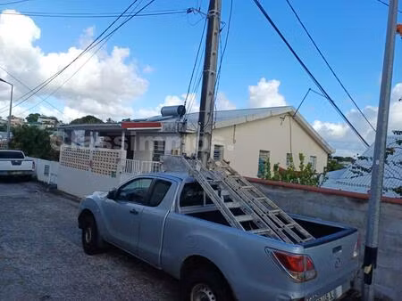 maison de ville composée de 2 t3 indépendants à schoelcher