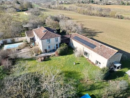 propriété avec gîte  camping et piscine