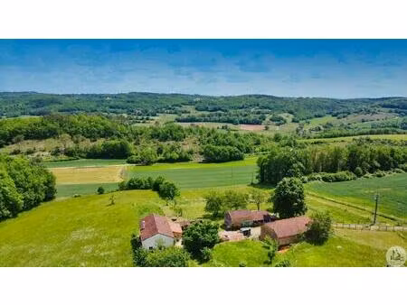 maison plain-pied et dépendances en pierres