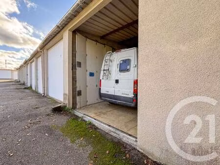 vente garage et parking aux sables-d'olonne (85100) : à vendre / 45m² les sables-d'olonne