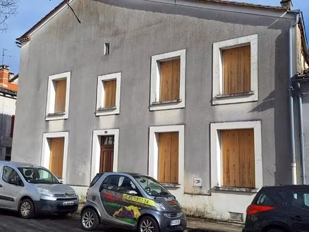 maison de ville montbron 16220