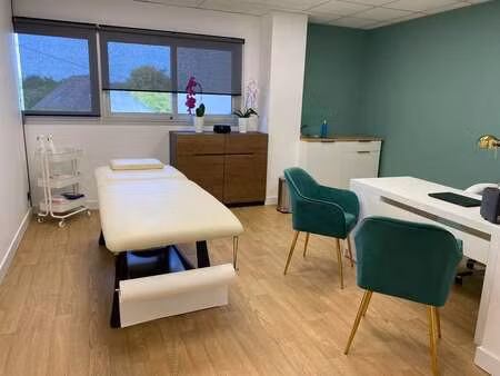 location bureaux et commerces à ploemeur (56270) : à louer / 15m² ploemeur