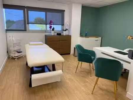 location bureaux et commerces à ploemeur (56270) : à louer / 18m² ploemeur