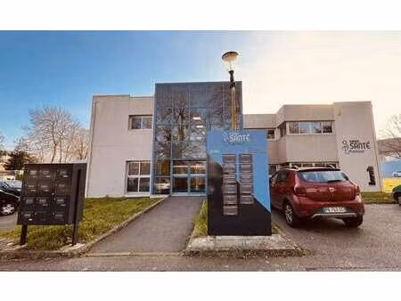 location bureaux et commerces à ploemeur (56270) : à louer / 24m² ploemeur