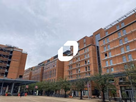 a louer  belle surface à louer  cité internationale