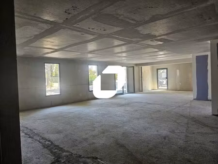 local commercial neuf - lattes centre