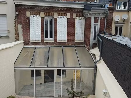 charme de l'ancien et volumes généreux maison de ville avec jardin et dépendances