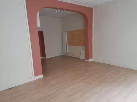 location bureaux et commerces à vitré (35500) : à louer / 27m² vitré