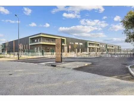 local d'activités à louer