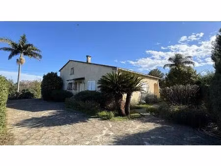 belle villa à fort potentiel